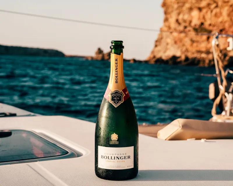 The Considered Invitation: Crafting a Guest List That Elevates Every Moment at Sea